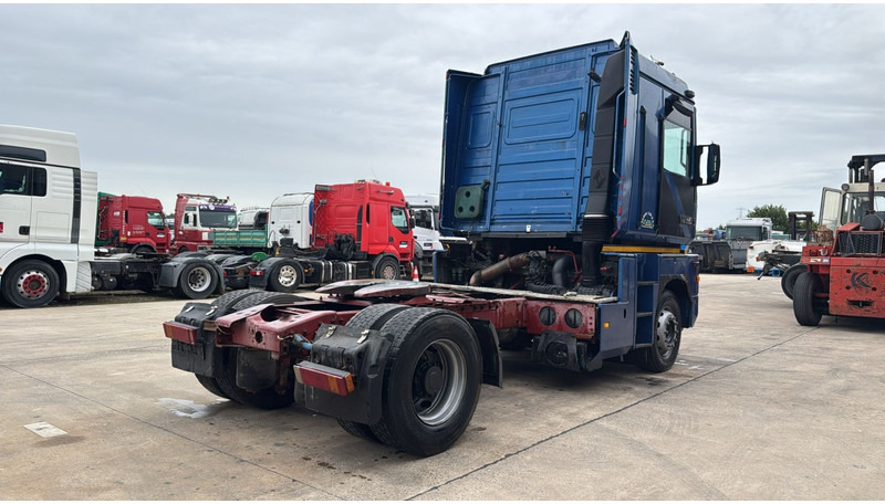Renault Magnum 430 (POMPE MANUELLE / MANUAL PUMP / BOITE MANUELLE / MANUAL GEARBOX) - شاحنة جرار: صور 5 Renault Magnum 430 (POMPE MANUELLE / MANUAL PUMP / BOITE MANUELLE / MANUAL GEARBOX) - شاحنة جرار: صور 5