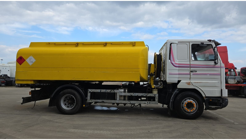 Scania 113-360 (13500L / POMPE MANUELLE / MANUAL PUMP / TOP CONDITION / WITH PUMP + COUNTER !!) - شاحنة صهريج: صور 4 Scania 113-360 (13500L / POMPE MANUELLE / MANUAL PUMP / TOP CONDITION / WITH PUMP + COUNTER !!) - شاحنة صهريج: صور 4