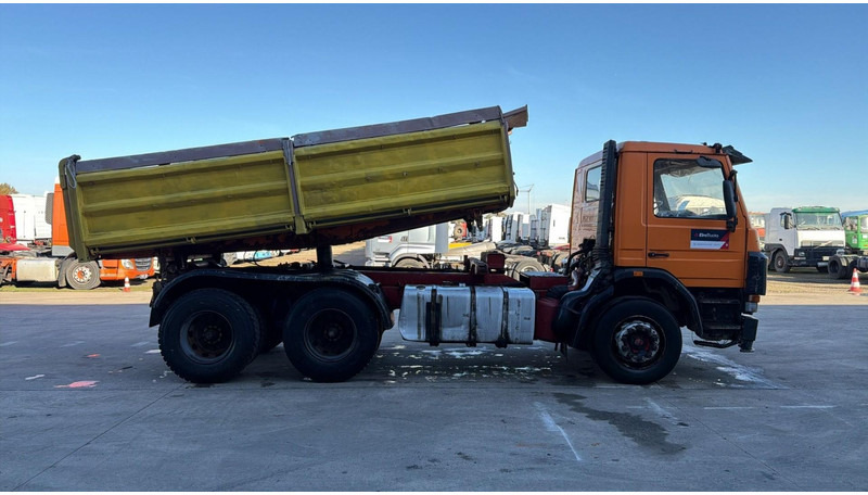 Scania 92 M (MANUAL PUMP / 6X4 / STEEL SUSP. / LAMES / POMPE MANUELLE) - قلابات: صور 4 Scania 92 M (MANUAL PUMP / 6X4 / STEEL SUSP. / LAMES / POMPE MANUELLE) - قلابات: صور 4