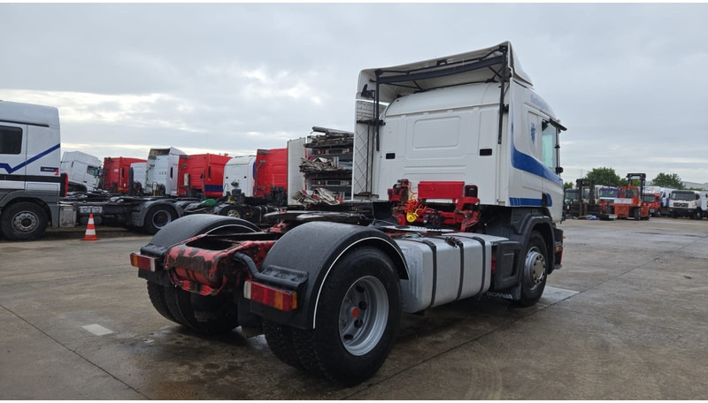 Scania P124 - 360 (POMPE MANUELLE / BOITE MANUELLE / MANUAL PUMP / MANUAL GEARBOX) - شاحنة جرار: صور 5 Scania P124 - 360 (POMPE MANUELLE / BOITE MANUELLE / MANUAL PUMP / MANUAL GEARBOX) - شاحنة جرار: صور 5