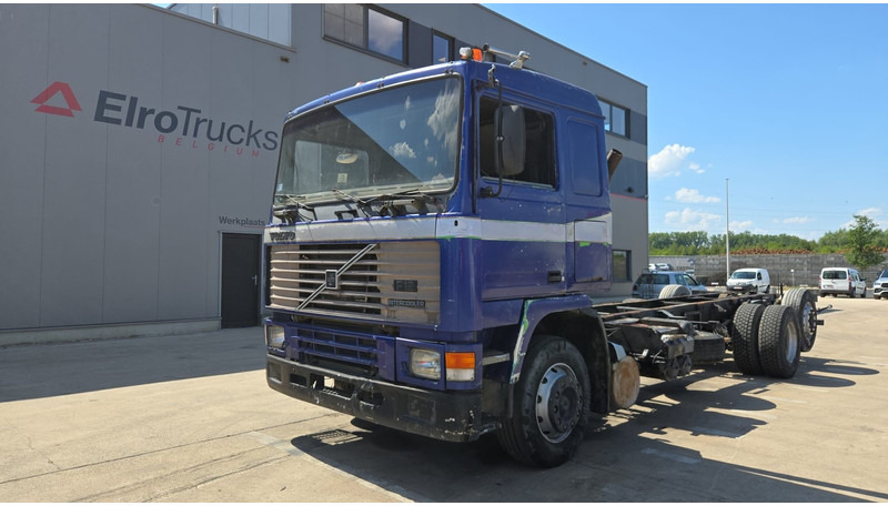 Volvo F 12 - 360 (FULL STEEL SUSPENSION / MANUAL PUMP / SUSP. LAMES / 6X2) - الشاسيه شاحنة: صور 1 Volvo F 12 - 360 (FULL STEEL SUSPENSION / MANUAL PUMP / SUSP. LAMES / 6X2) - الشاسيه شاحنة: صور 1