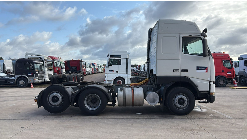 Volvo FH 12.420 (6X2 / BOITE MANUELLE / MANUAL GEARBOX / 8 PNEUS / 8 TYRES) - شاحنة جرار: صور 3 Volvo FH 12.420 (6X2 / BOITE MANUELLE / MANUAL GEARBOX / 8 PNEUS / 8 TYRES) - شاحنة جرار: صور 3