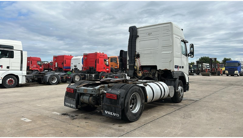 Volvo FH 12.420 (POMPE HYDRAULIQUE / PTO / BOITE MANUELLE / MANUAL GEARBOX) - شاحنة جرار: صور 4 Volvo FH 12.420 (POMPE HYDRAULIQUE / PTO / BOITE MANUELLE / MANUAL GEARBOX) - شاحنة جرار: صور 4