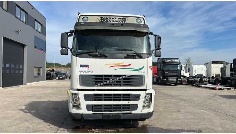 Volvo FH 12 - 460 (BOITE MANUELLE / MANUAL GEARBOX / 10 TYRES / 6X2 / AC / AIRCO) - شاحنات مسطحة: صور 2 Volvo FH 12 - 460 (BOITE MANUELLE / MANUAL GEARBOX / 10 TYRES / 6X2 / AC / AIRCO) - شاحنات مسطحة: صور 2