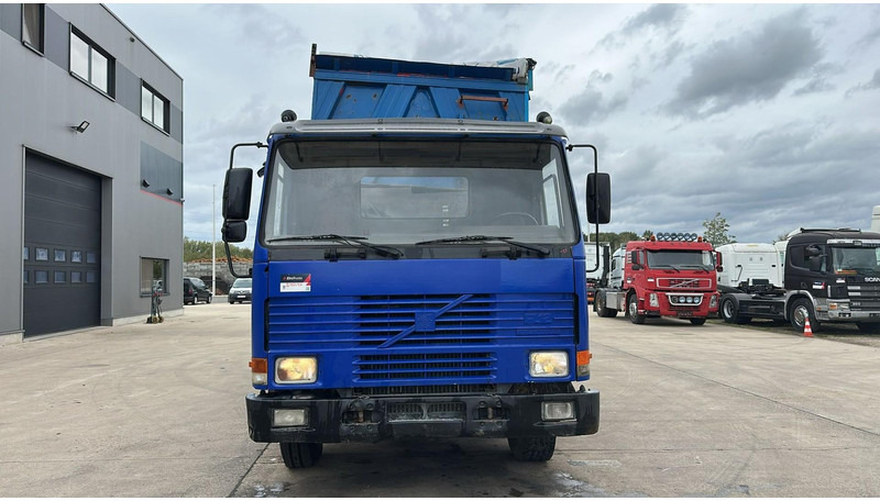 Volvo FL 12.380 (8X4 /STEEL SUSP. / BOITE MANUELLE / MANUAL GEARBOX) - قلابات: صور 2 Volvo FL 12.380 (8X4 /STEEL SUSP. / BOITE MANUELLE / MANUAL GEARBOX) - قلابات: صور 2