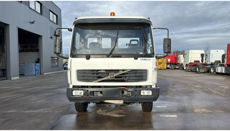 Volvo FL 220 (BELGIAN TRUCK / CAMION BELGE / MANUAL GEARBOX / BOITE MANUELLE) - الشاسيه شاحنة: صور 4 Volvo FL 220 (BELGIAN TRUCK / CAMION BELGE / MANUAL GEARBOX / BOITE MANUELLE) - الشاسيه شاحنة: صور 4