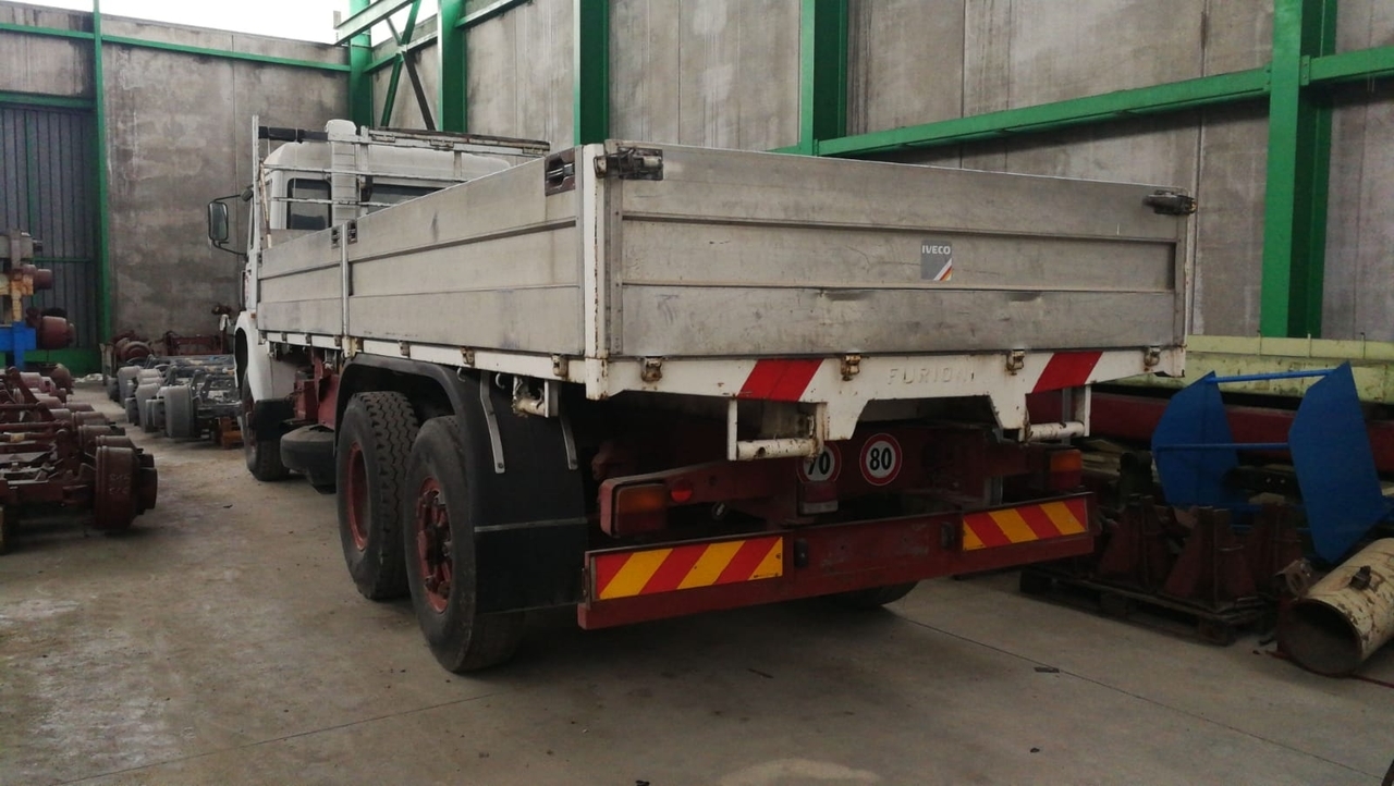 Iveco 190.26 RHD - شاحنات مسطحة: صور 1 Iveco 190.26 RHD - شاحنات مسطحة: صور 1