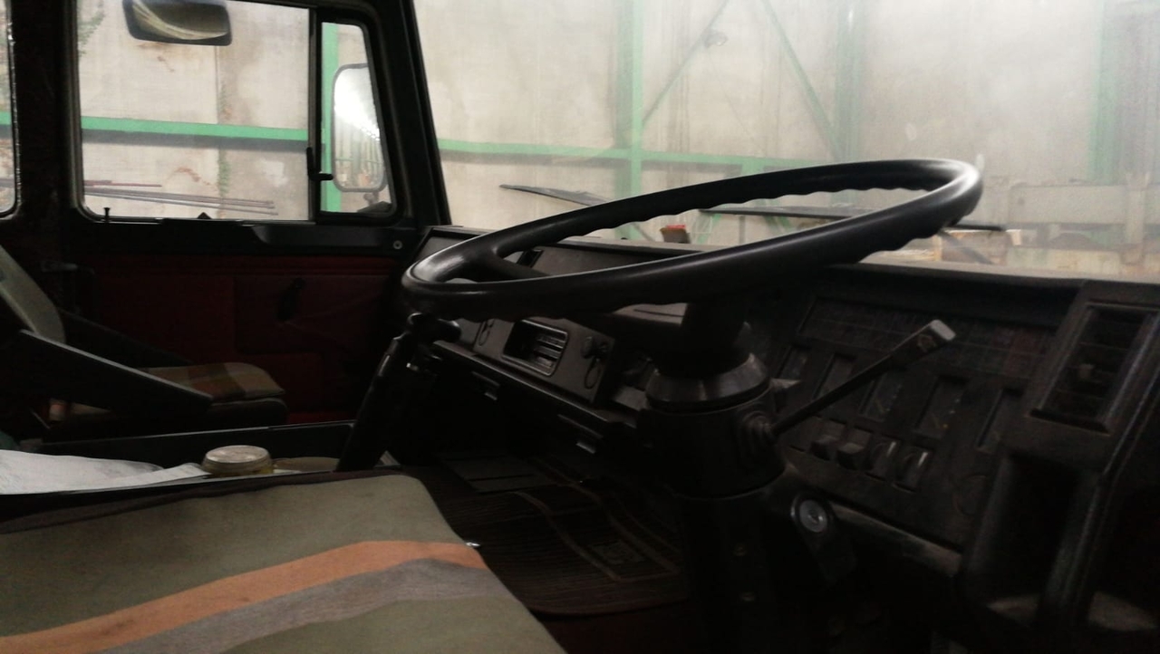Iveco 190.26 RHD - شاحنات مسطحة: صور 3 Iveco 190.26 RHD - شاحنات مسطحة: صور 3