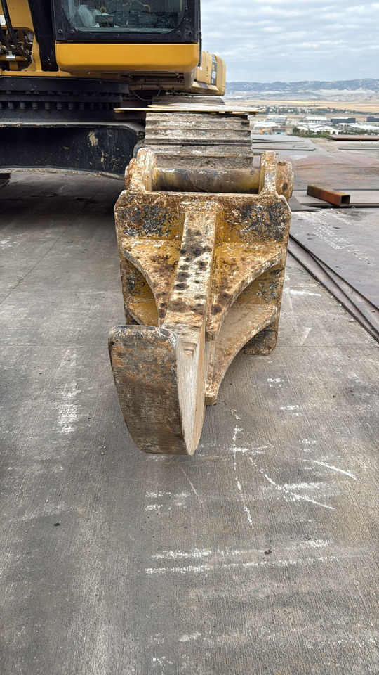 CATERPILLAR 336 Ripper from STOCK - حراث تحت التربة - حفارات زحافة: صور 3 CATERPILLAR 336 Ripper from STOCK - حراث تحت التربة - حفارات زحافة: صور 3