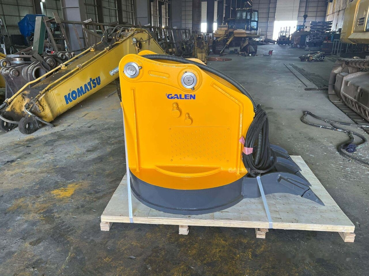 Galen Excavator Magnet for Metal Scraps - ملحقات: صور 1 Galen Excavator Magnet for Metal Scraps - ملحقات: صور 1