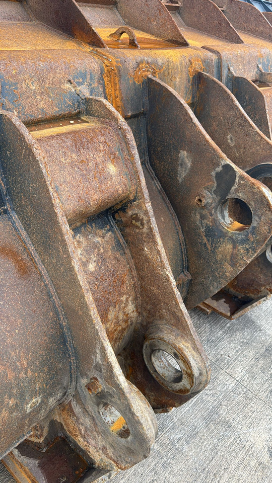 KOMATSU WA500 Loading Bucket - بكت شيول: صور 4 KOMATSU WA500 Loading Bucket - بكت شيول: صور 4