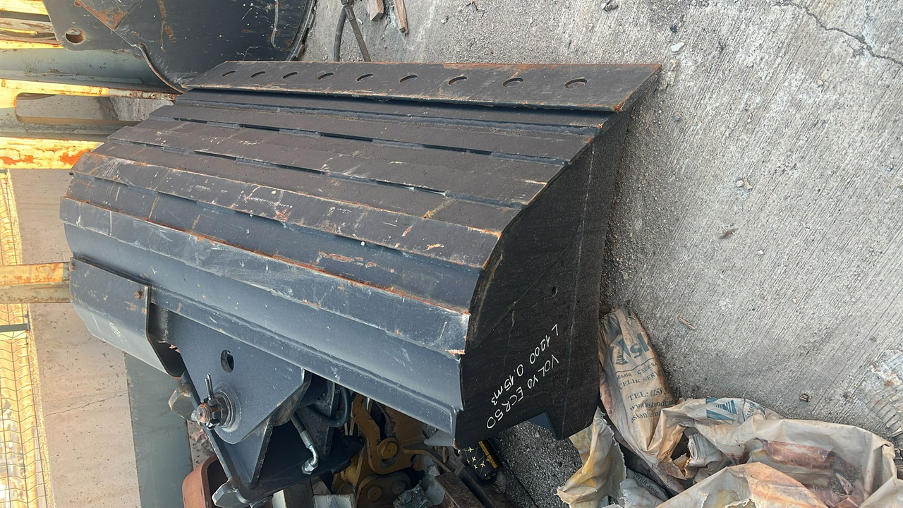 Volvo ECR50 Tilt Bucket - بكت حفار - حفارة مصغرة: صور 2 Volvo ECR50 Tilt Bucket - بكت حفار - حفارة مصغرة: صور 2