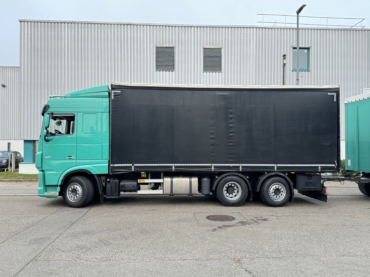 DAF XF480 6x2 Schiebeplane-Zug Bordwände Lenkachse - شاحنة ستارة: صور 4 DAF XF480 6x2 Schiebeplane-Zug Bordwände Lenkachse - شاحنة ستارة: صور 4