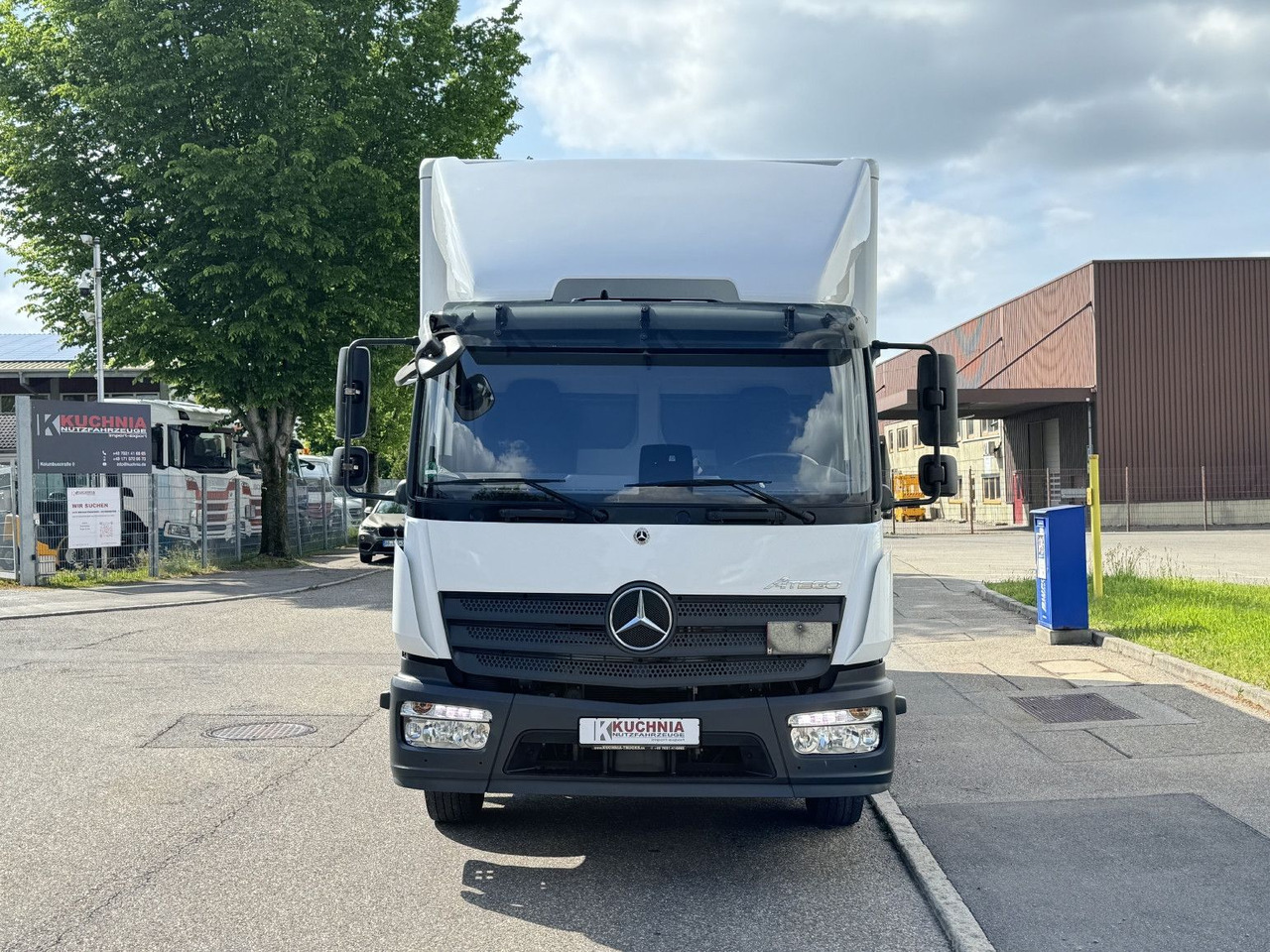 Mercedes-Benz Atego 1221 L Koffer 6,1m LBW AHK Klima TOP - بصندوق مغلق شاحنة: صور 2 Mercedes-Benz Atego 1221 L Koffer 6,1m LBW AHK Klima TOP - بصندوق مغلق شاحنة: صور 2