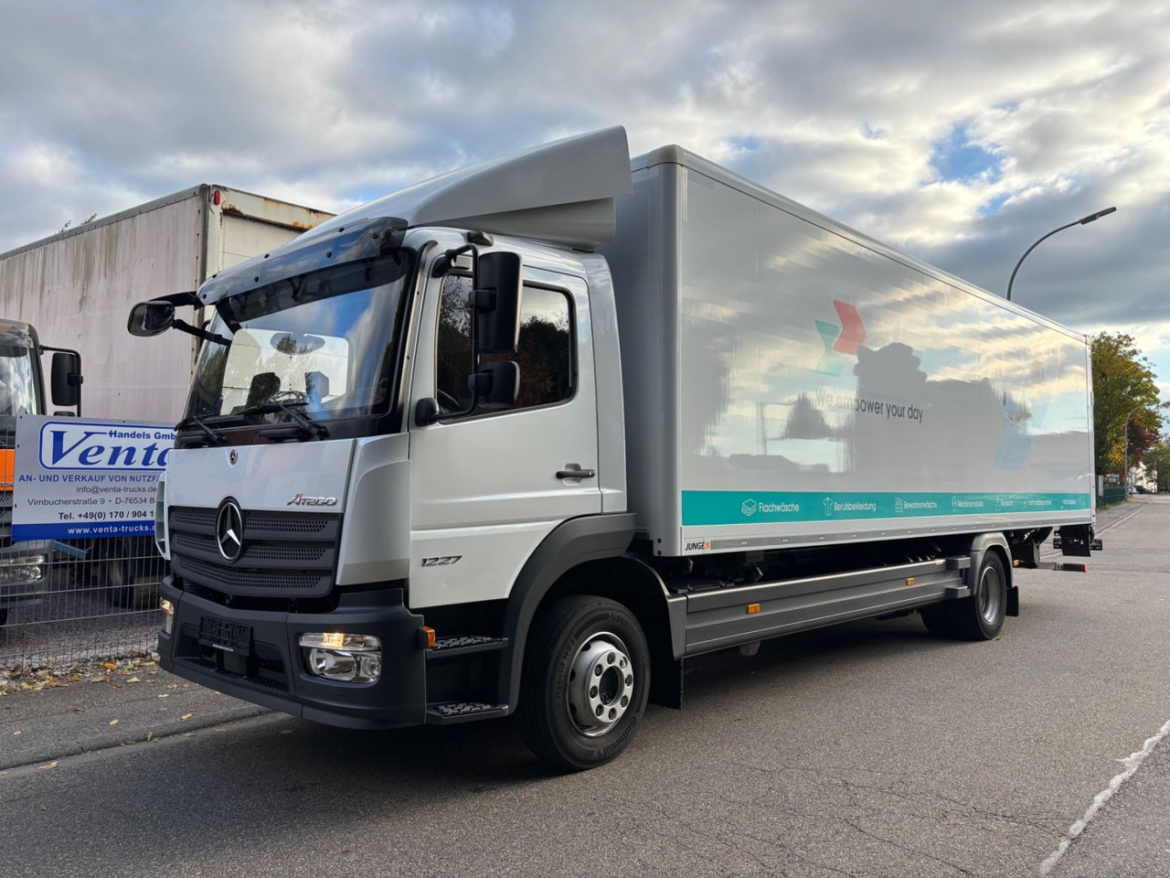 Mercedes-Benz Atego III 1227L, Euro-6, 2xAHK, Klima, Abbiegeas - بصندوق مغلق شاحنة: صور 1 Mercedes-Benz Atego III 1227L, Euro-6, 2xAHK, Klima, Abbiegeas - بصندوق مغلق شاحنة: صور 1
