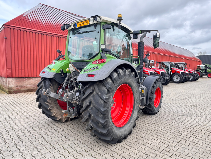 FENDT 513 Vario S4 PowerPlus - جرار: صور 4 FENDT 513 Vario S4 PowerPlus - جرار: صور 4