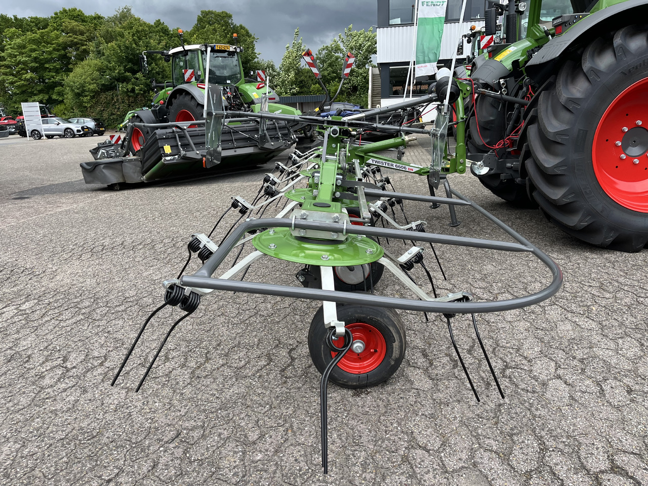 FENDT Twister 6606DN - لمّامَة القش: صور 3 FENDT Twister 6606DN - لمّامَة القش: صور 3