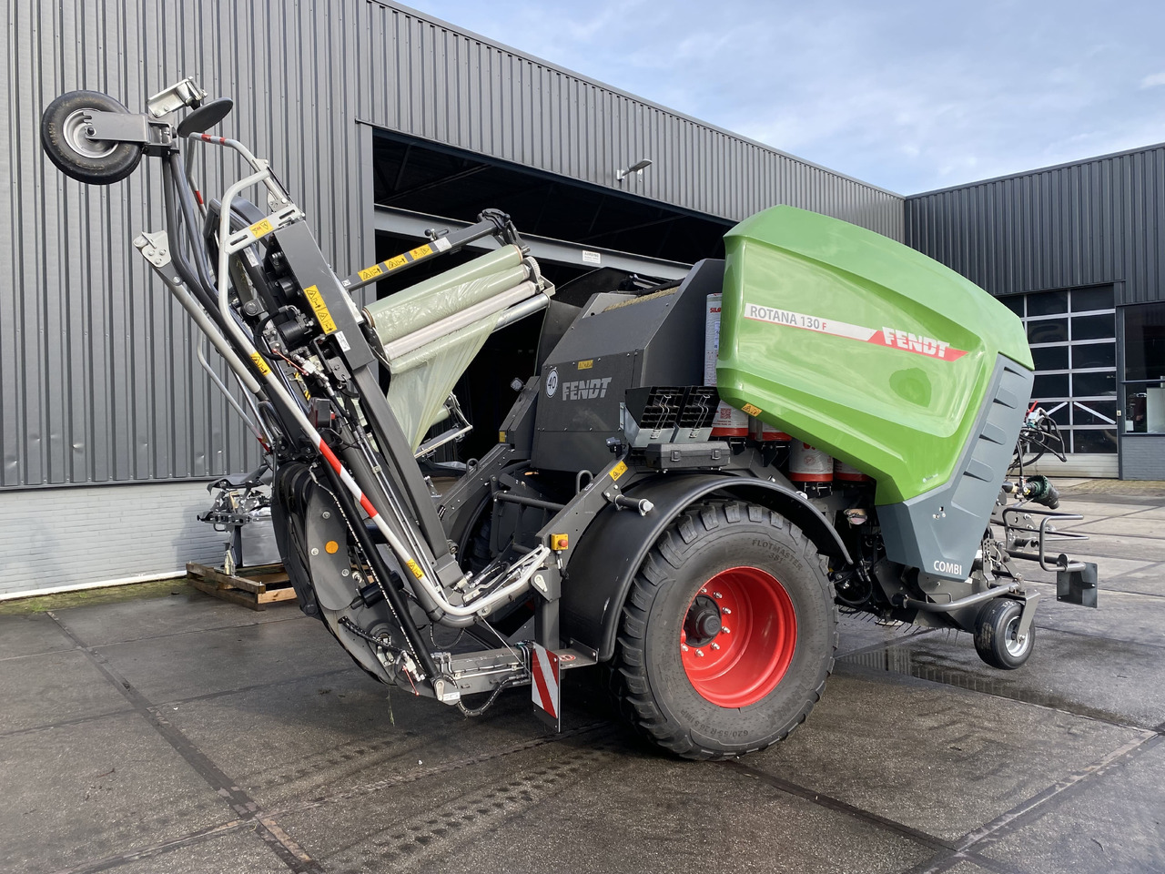 Fendt 130F Combi - معدة تغليف البالات: صور 3 Fendt 130F Combi - معدة تغليف البالات: صور 3