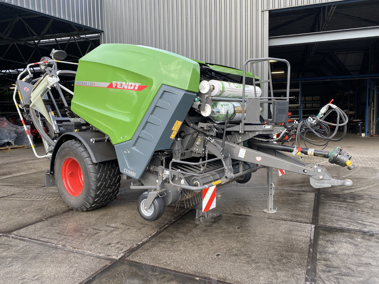 Fendt 130F Combi - معدة تغليف البالات: صور 1 Fendt 130F Combi - معدة تغليف البالات: صور 1