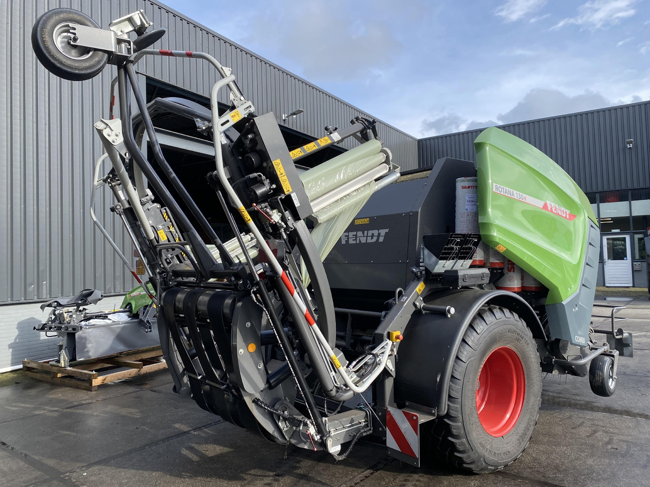 Fendt 130F Combi - معدة تغليف البالات: صور 4 Fendt 130F Combi - معدة تغليف البالات: صور 4