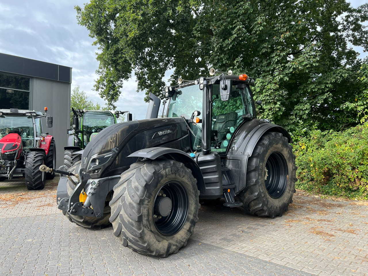 VALTRA T174 Versu - جرار: صور 1 VALTRA T174 Versu - جرار: صور 1