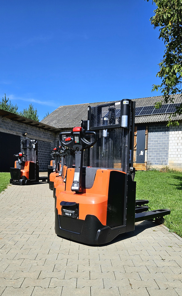 معدات تكديس BT SWE 200 Staxio Toyota Initial lift, wstępne podnoszenie wideł, niski maszt: صور 6