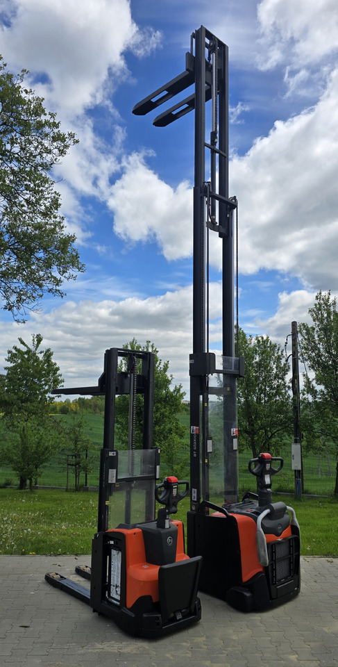 Toyota SPE 160L 6000mm initial lift wstępne podnoszenie triplex - معدات تكديس: صور 1 Toyota SPE 160L 6000mm initial lift wstępne podnoszenie triplex - معدات تكديس: صور 1