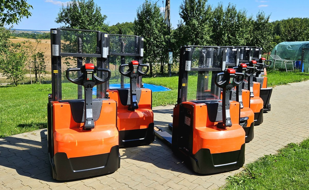 Toyota SWE 200D - معدات تكديس: صور 2 Toyota SWE 200D - معدات تكديس: صور 2