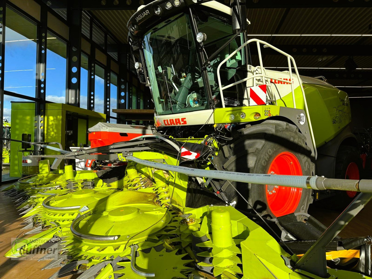 CLAAS Jaguar 970 - حصادة الأعلاف: صور 2 CLAAS Jaguar 970 - حصادة الأعلاف: صور 2
