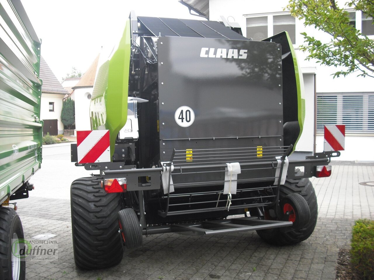 مكبس القش الدائري جديد CLAAS Variant 585 RC Pro: صور 6