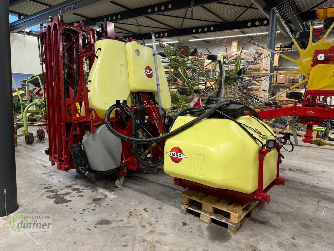 Hardi Mega 12 1200 Smart ISOBUS - آلة الرش المقطورة: صور 2 Hardi Mega 12 1200 Smart ISOBUS - آلة الرش المقطورة: صور 2