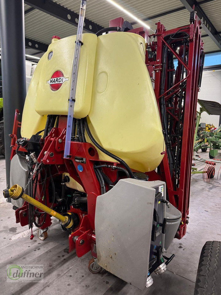 Hardi Mega 12 1200 Smart ISOBUS - آلة الرش المقطورة: صور 3 Hardi Mega 12 1200 Smart ISOBUS - آلة الرش المقطورة: صور 3