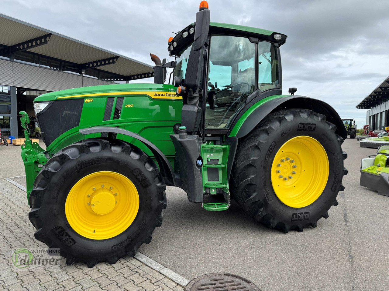 John Deere 6R 250 - جرار: صور 5 John Deere 6R 250 - جرار: صور 5