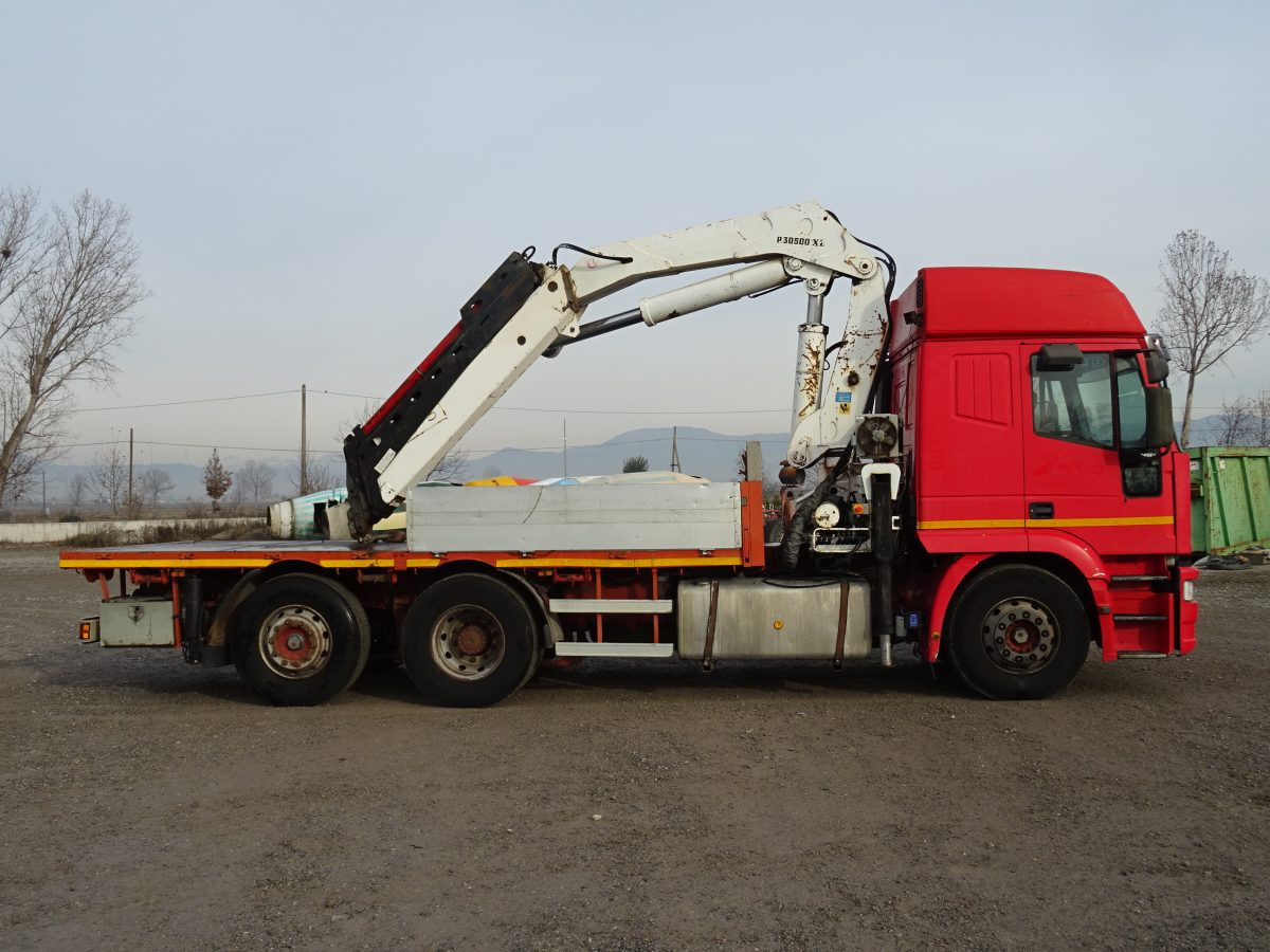 IVECO EUROSTAR 240E42 BONFIGLIOLI P30500XL - شاحنات مسطحة, شاحنة كرين: صور 4 IVECO EUROSTAR 240E42 BONFIGLIOLI P30500XL - شاحنات مسطحة, شاحنة كرين: صور 4