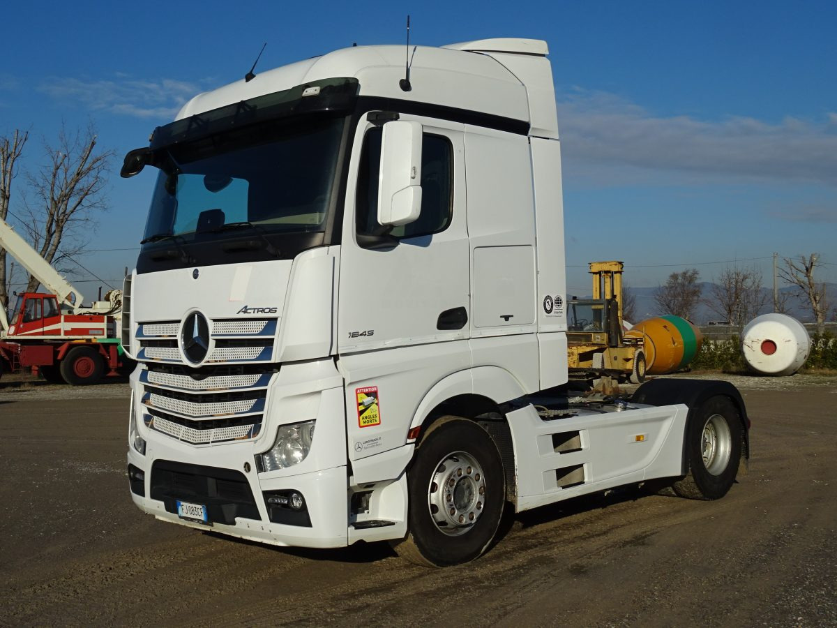 MERCEDES ACTROS 1845 - شاحنة جرار: صور 1 MERCEDES ACTROS 1845 - شاحنة جرار: صور 1