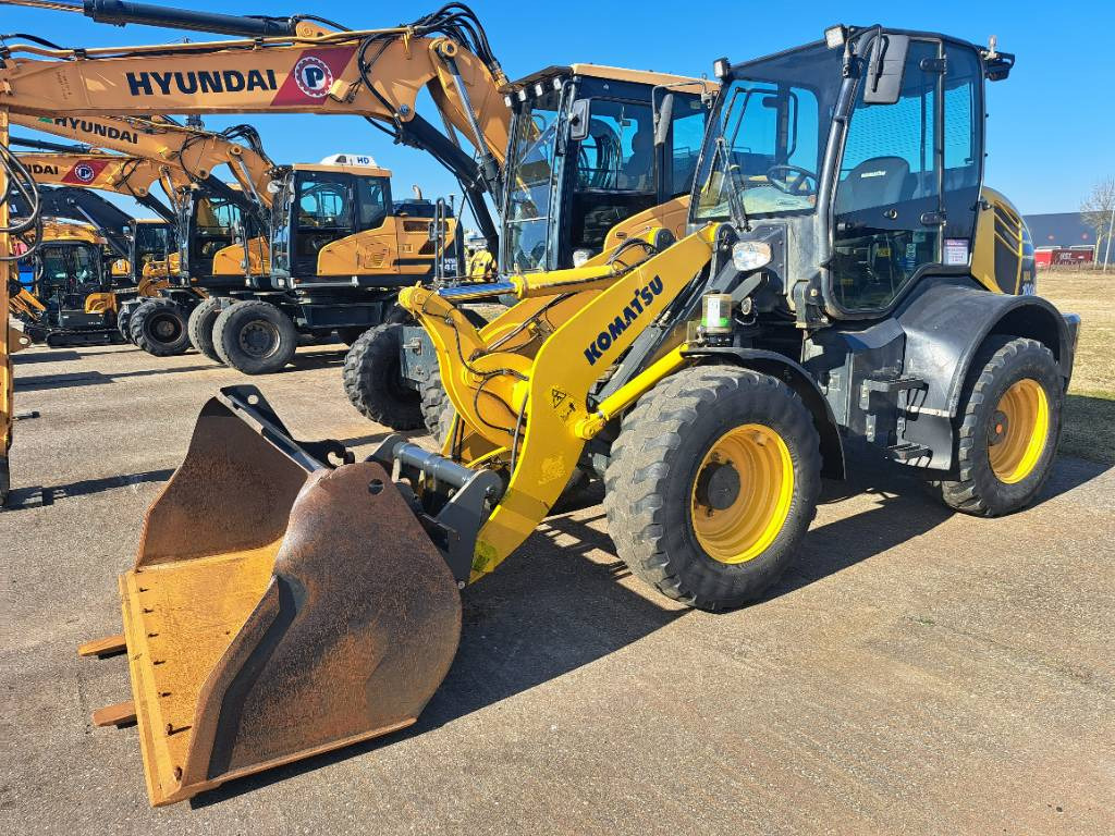Komatsu WA100-8E0 - اللودر بعجل: صور 2 Komatsu WA100-8E0 - اللودر بعجل: صور 2
