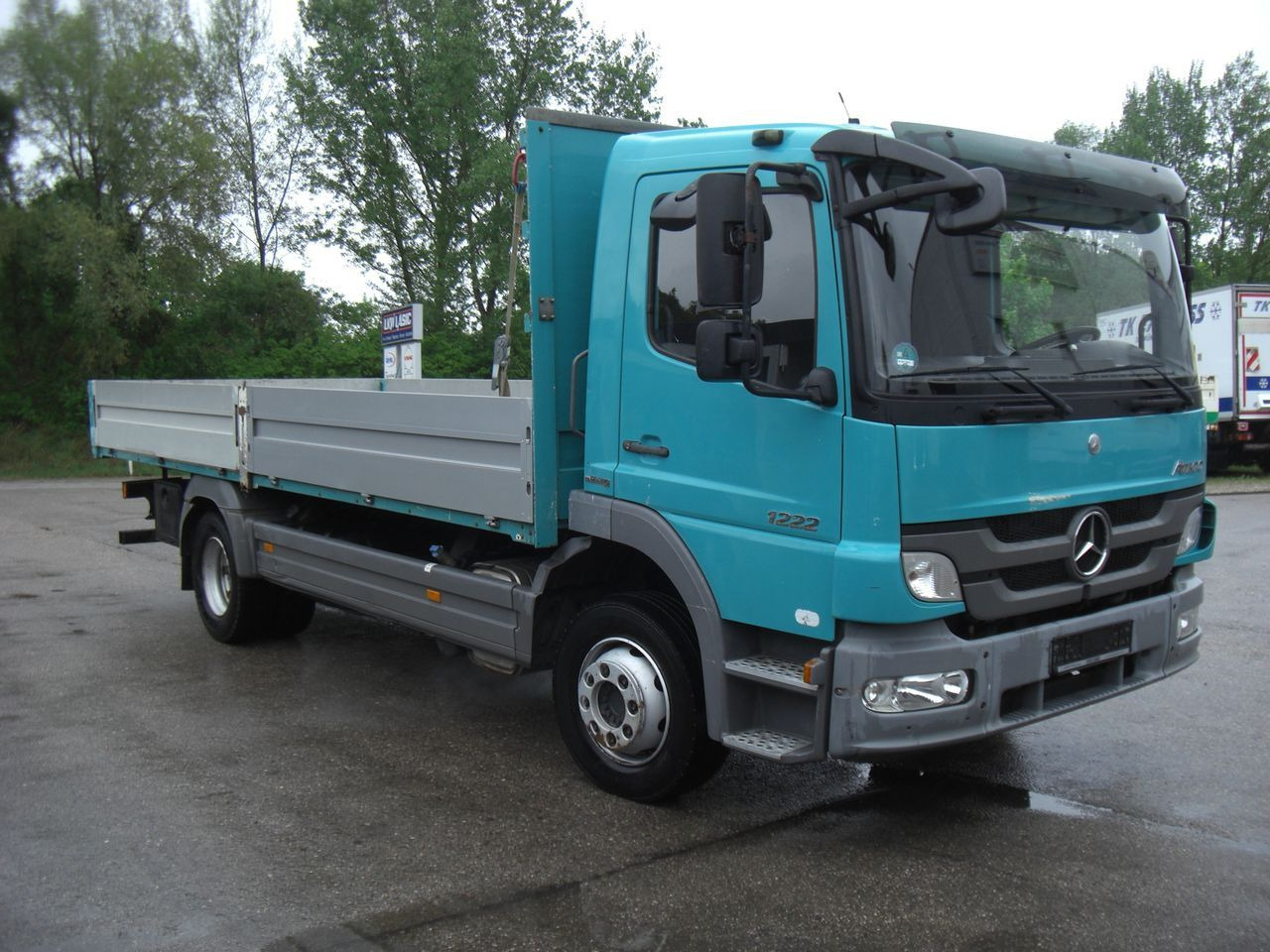 Mercedes-Benz 1222 Atego - شاحنات مسطحة: صور 2 Mercedes-Benz 1222 Atego - شاحنات مسطحة: صور 2