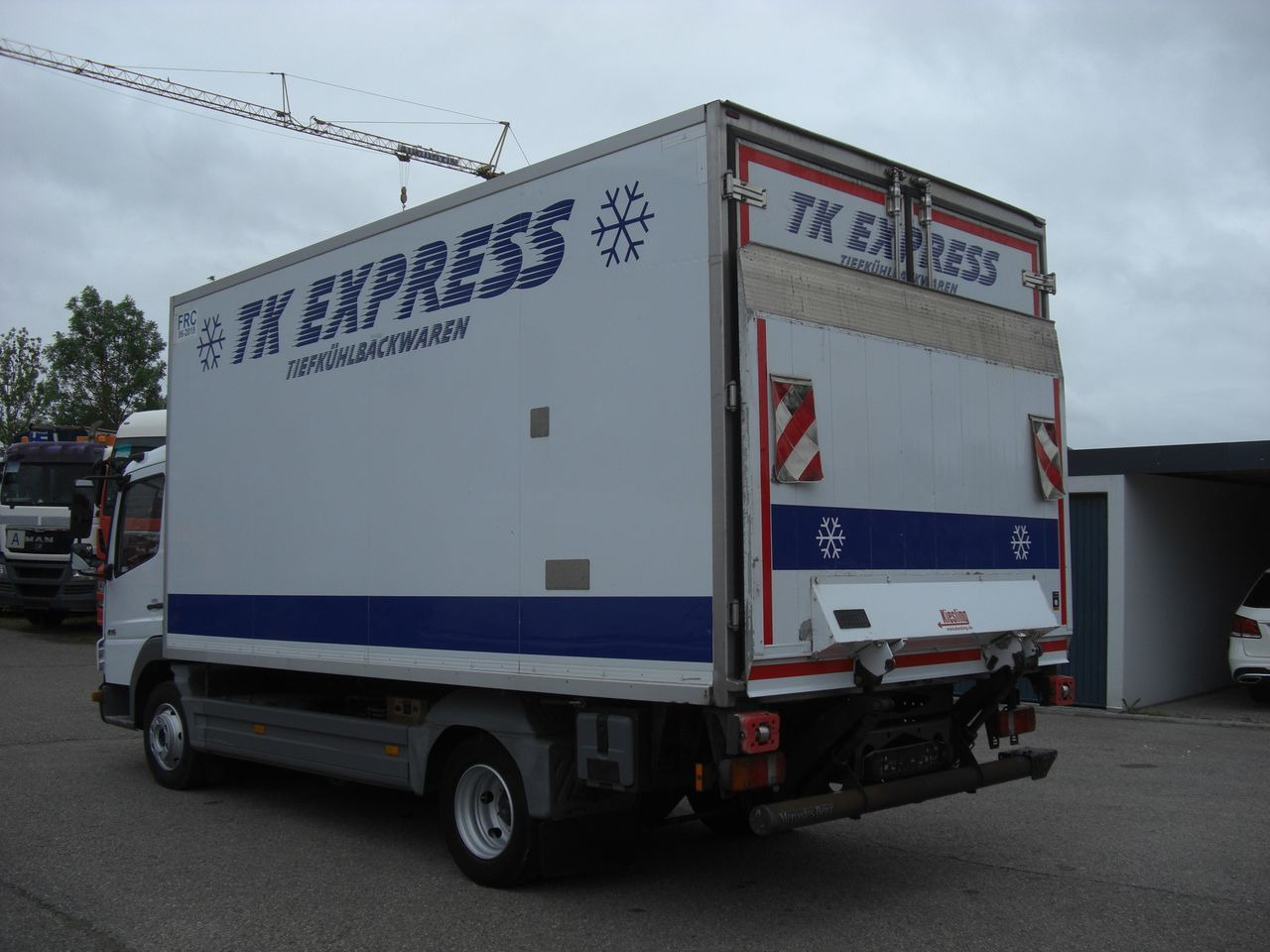 Mercedes-Benz 816 / Tiefkühler / LBW Mercedes-Benz 816 / Tiefkühler / LBW - الشاحنات الصغيرة المبردة: صور 4 Mercedes-Benz 816 / Tiefkühler / LBW Mercedes-Benz 816 / Tiefkühler / LBW - الشاحنات الصغيرة المبردة: صور 4