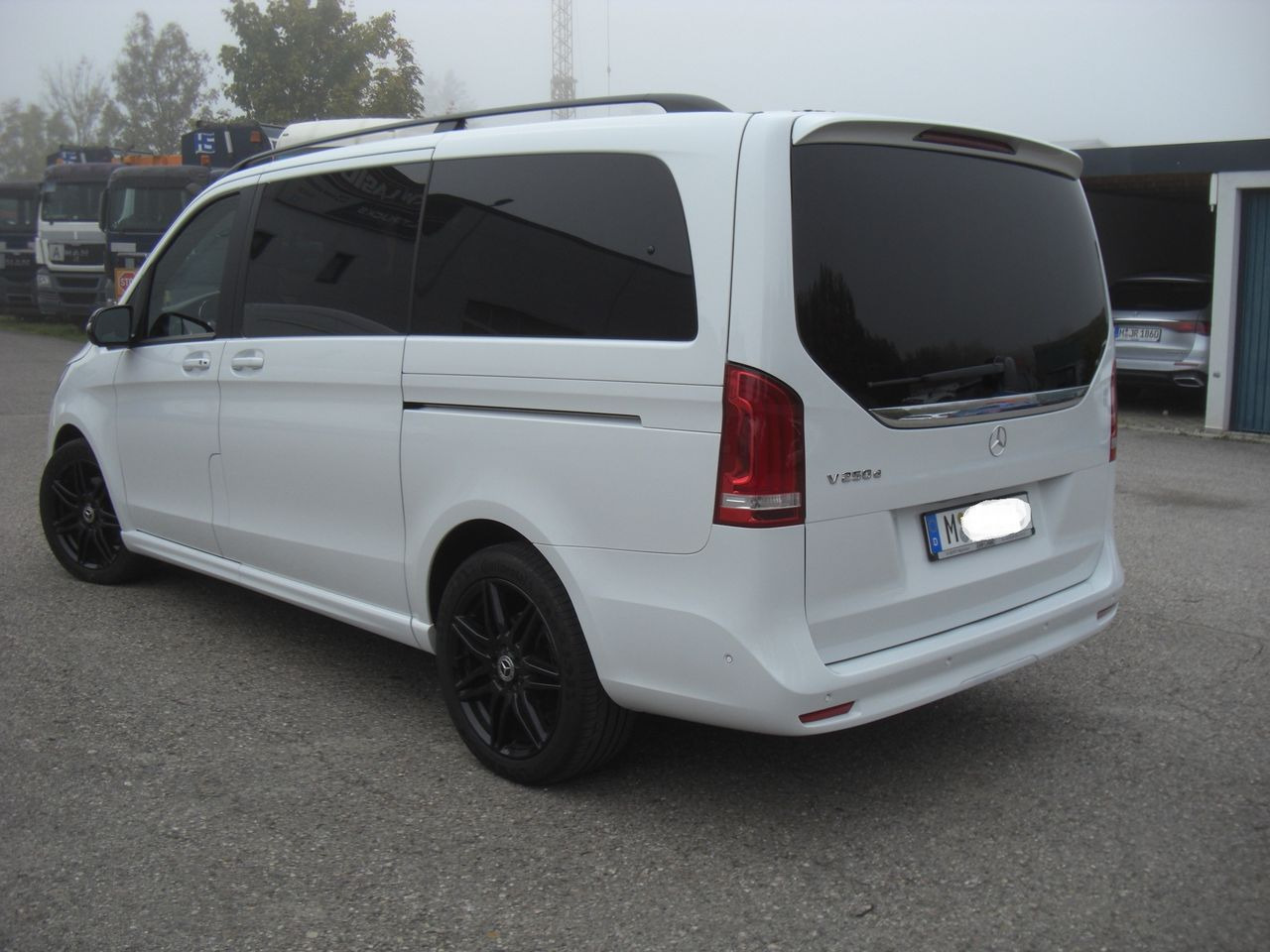 Mercedes-Benz V 250 LANG - الشاحنات الصغيرة كابينة مزدوجة: صور 4 Mercedes-Benz V 250 LANG - الشاحنات الصغيرة كابينة مزدوجة: صور 4