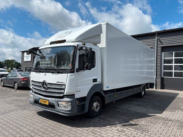 Mercedes-Benz Atego 1221 - بصندوق مغلق شاحنة: صور 1 Mercedes-Benz Atego 1221 - بصندوق مغلق شاحنة: صور 1