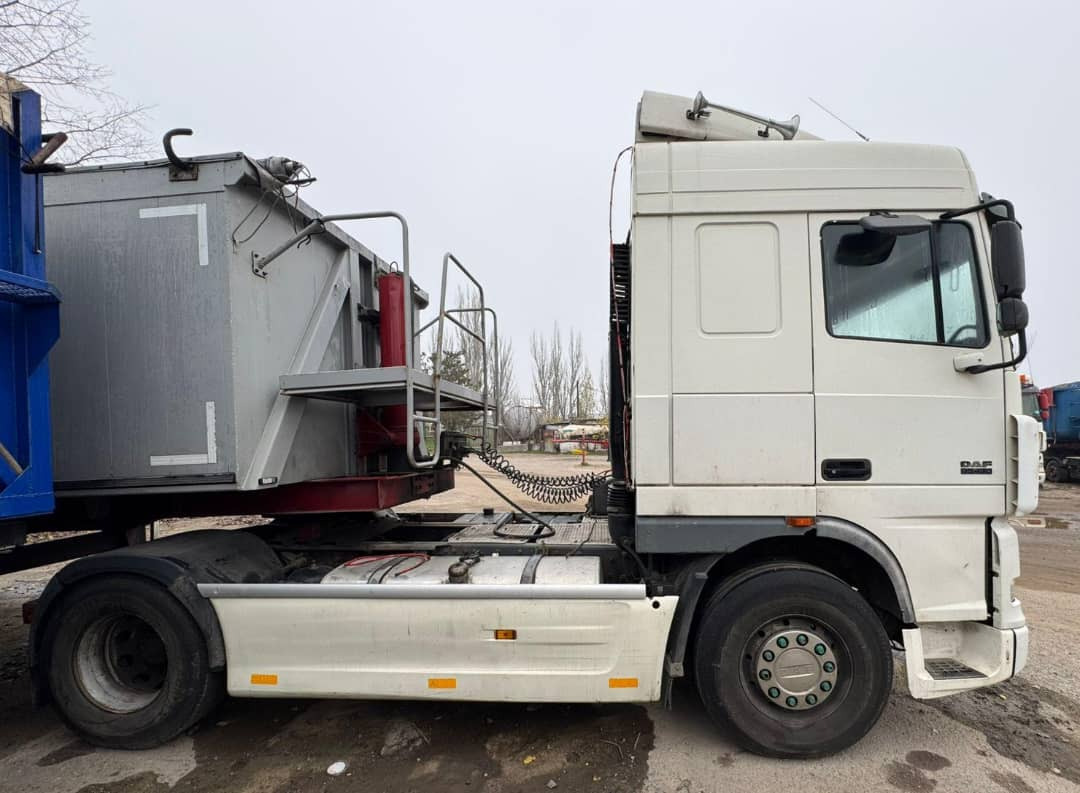 DAF XF 105 - شاحنة جرار: صور 5 DAF XF 105 - شاحنة جرار: صور 5