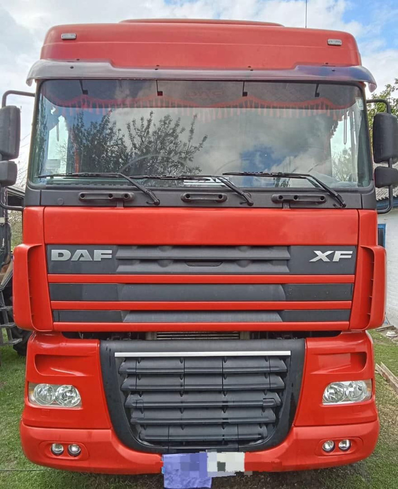 DAF XF 95.430 Tractor unit - شاحنة جرار: صور 1 DAF XF 95.430 Tractor unit - شاحنة جرار: صور 1