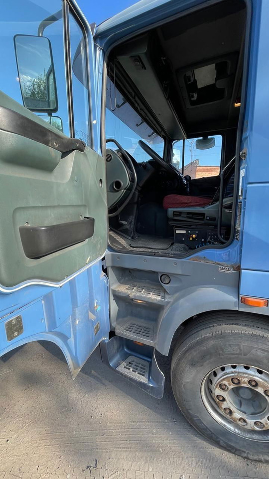 DAF XF 95.430 Tractor unit - شاحنة جرار: صور 2 DAF XF 95.430 Tractor unit - شاحنة جرار: صور 2