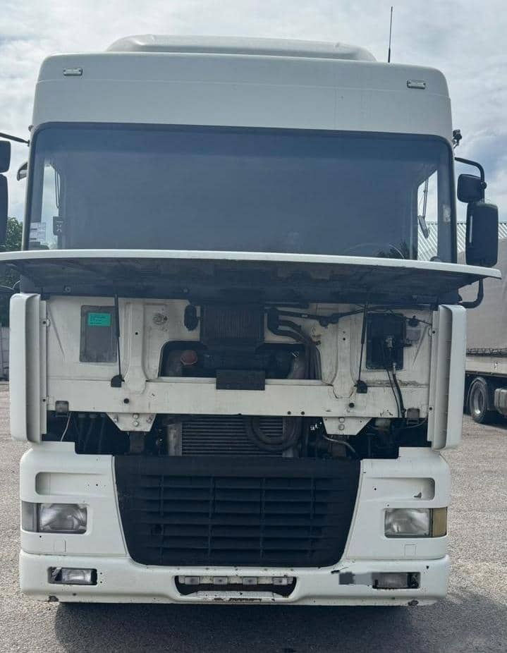 DAF XF 95 Tractor unit - شاحنة جرار: صور 5 DAF XF 95 Tractor unit - شاحنة جرار: صور 5