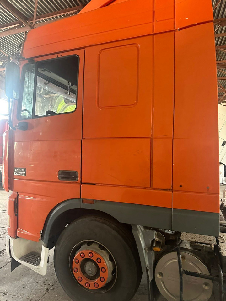 DAF XF 95 Tractor unit - شاحنة جرار: صور 5 DAF XF 95 Tractor unit - شاحنة جرار: صور 5