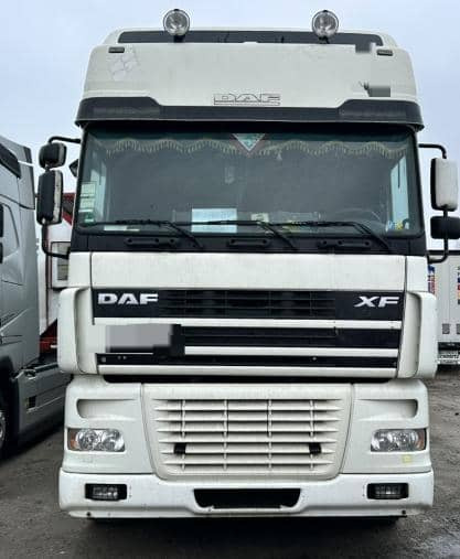 DAF XF 95 - شاحنة جرار: صور 1 DAF XF 95 - شاحنة جرار: صور 1