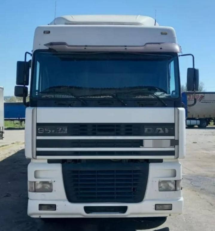 DAF XF 95 - شاحنة جرار: صور 1 DAF XF 95 - شاحنة جرار: صور 1