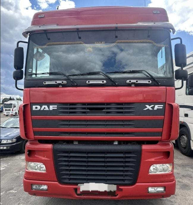 DAF XF 95 - شاحنة جرار: صور 1 DAF XF 95 - شاحنة جرار: صور 1