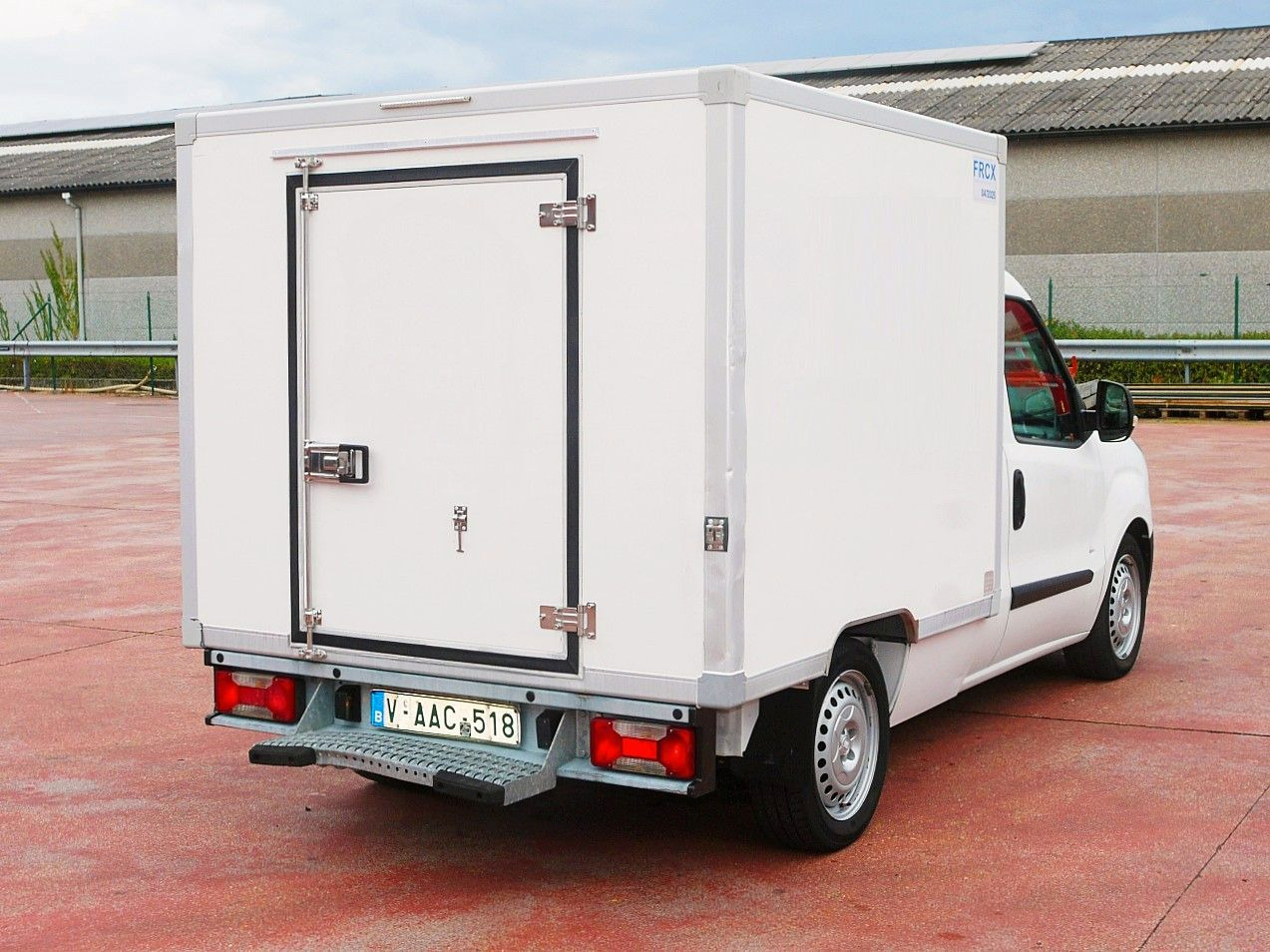 Fiat DOBLO 1.3 KUHLKOFFER RELEC FROID TR 22 -20C - الشاحنات الصغيرة المبردة: صور 5 Fiat DOBLO 1.3 KUHLKOFFER RELEC FROID TR 22 -20C - الشاحنات الصغيرة المبردة: صور 5