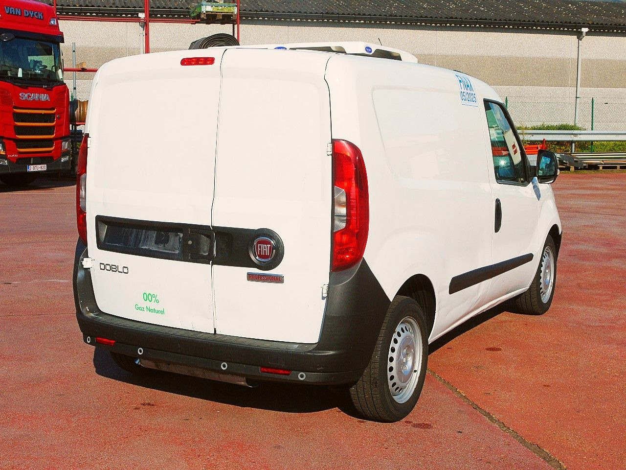 Fiat DOBLO 1.4 KUHLKASTENWAGEN CARRIER NEOS -20c E6 - الشاحنات الصغيرة المبردة: صور 5 Fiat DOBLO 1.4 KUHLKASTENWAGEN CARRIER NEOS -20c E6 - الشاحنات الصغيرة المبردة: صور 5